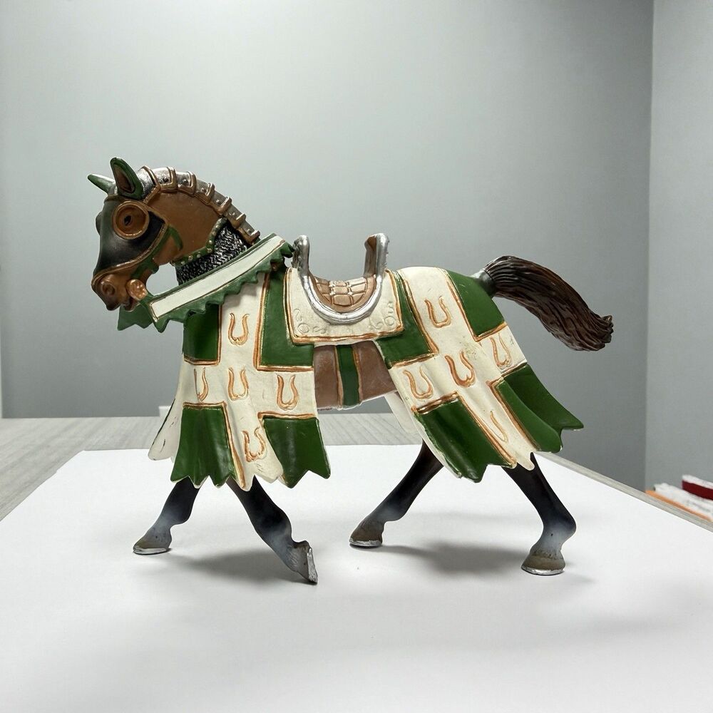 SCHLEICH 70047 -  Armored Horse from Turnierritter Taurus Tournament